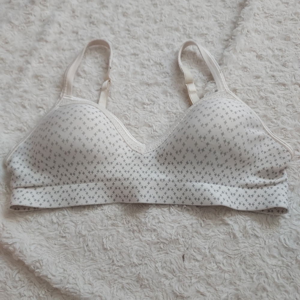 Hanes SmoothTec ComfortFlex Wire Free Natural bra Small Minimalist Soft